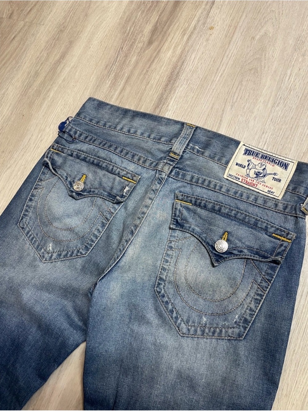 Vintage True Religion Jeans Straight
Fit Distressed Denim Sz 32
unhemmed